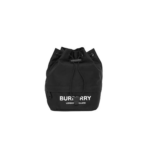 [스페셜오더]BURBERRY-80321881 버버리 블랙 로고 프린트 ECONYL 드로스트링 파우치