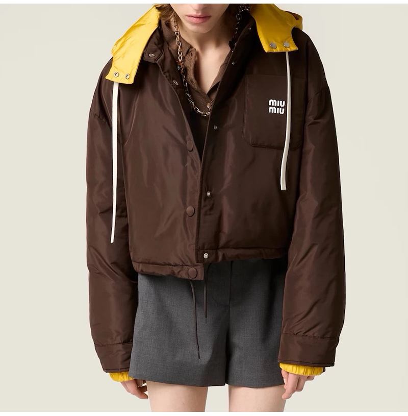 MIUMIU-082811 미우미우 2026FW 블록 탈부착 후드 숏 패딩 점퍼 (모자 탈부착 가능)
